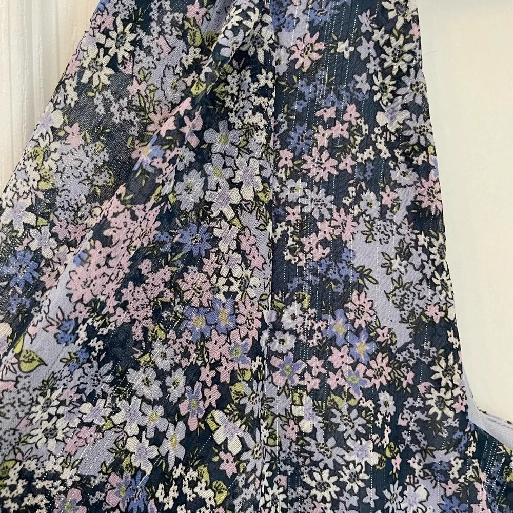 BCBG BABYDOLL FLORAL DRESS,MINI LENGTH, SIZE 6. BALLOON SLEEVES, SQUARE NECKLINE - Picture 4 of 16